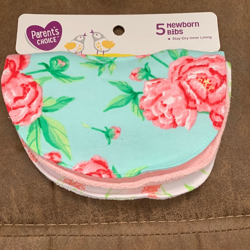 Set of 3 newborn bibs